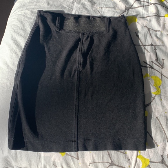 Aritzia Talula Babaton High Waisted Mini Skirt - Picture 2 of 4